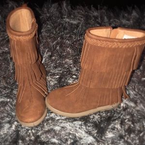Fringe boots